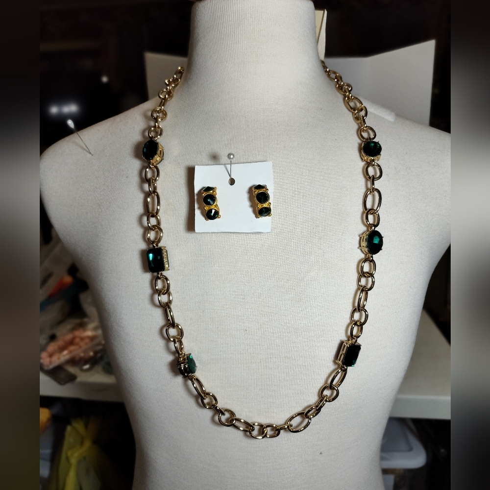 Khloe Elegant Gold and Green Stone Necklace and Earring Set